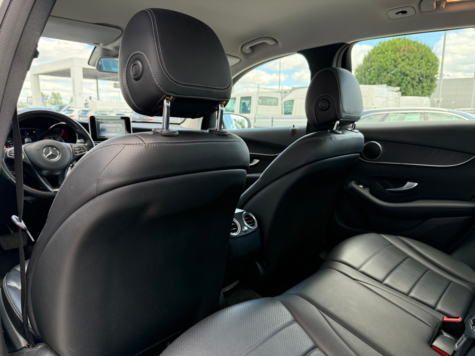 Mercedes-Benz GLC 220 - zdjęcie 10