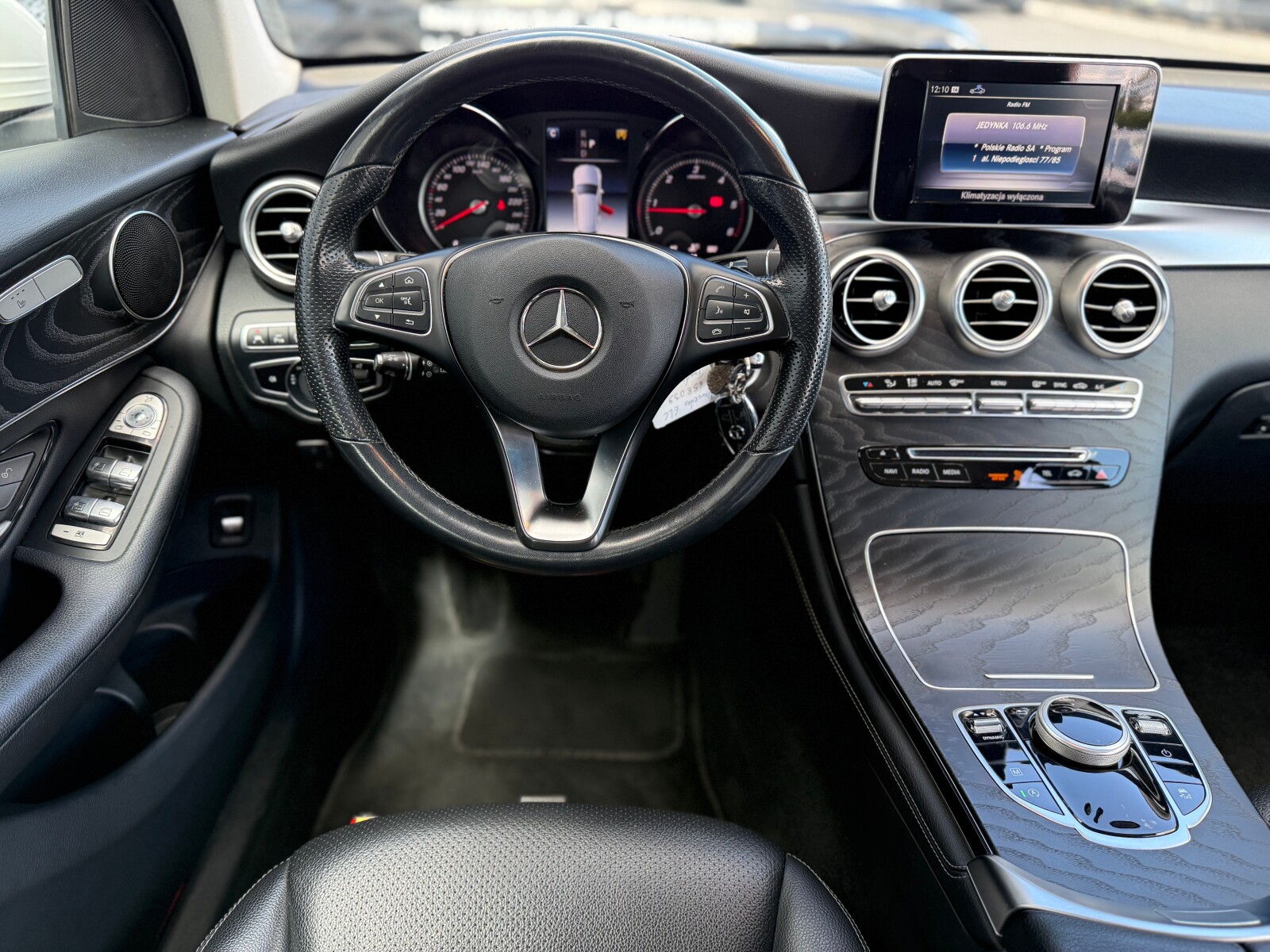 Mercedes-Benz GLC 220 - zdjęcie 16