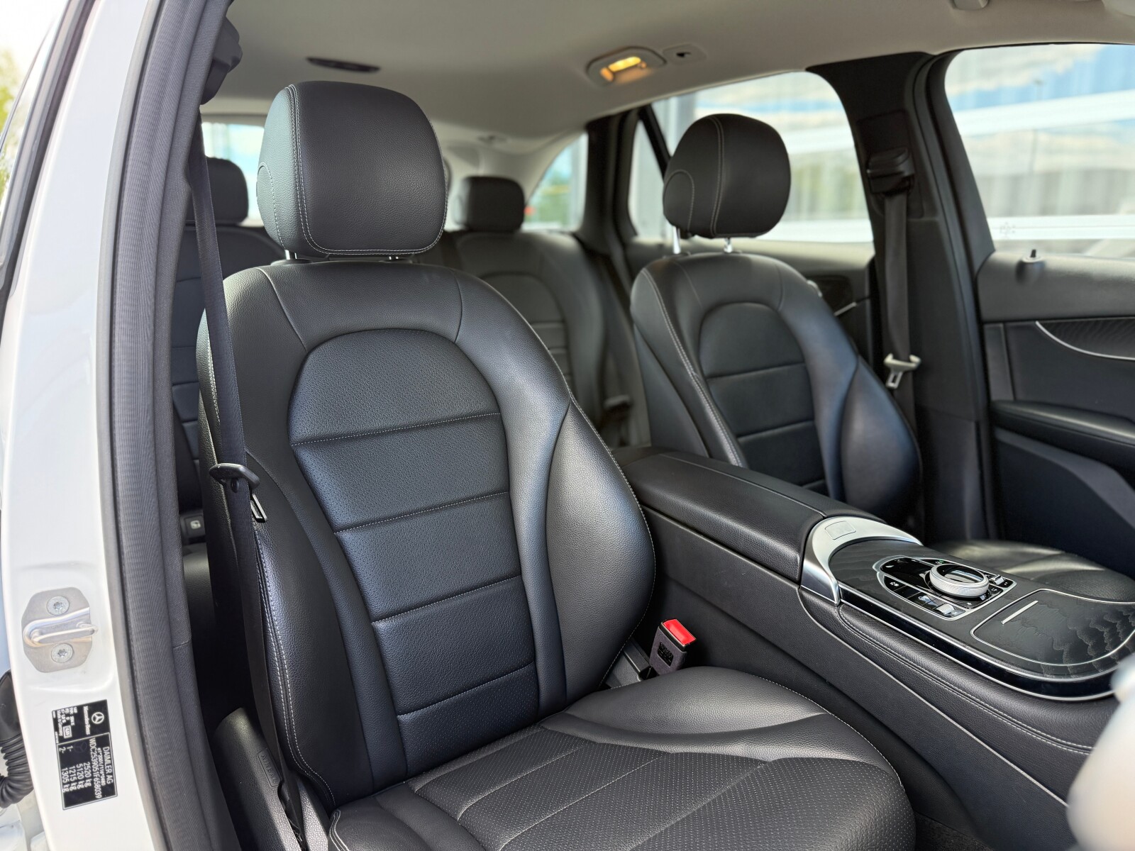 Mercedes-Benz GLC 220 - zdjęcie 21