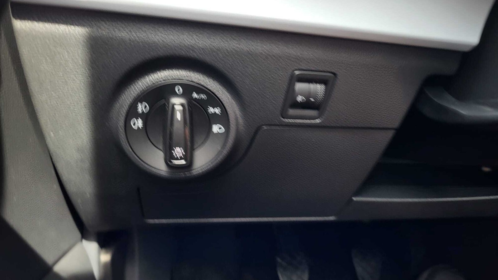 Seat Arona - zdjęcie 16