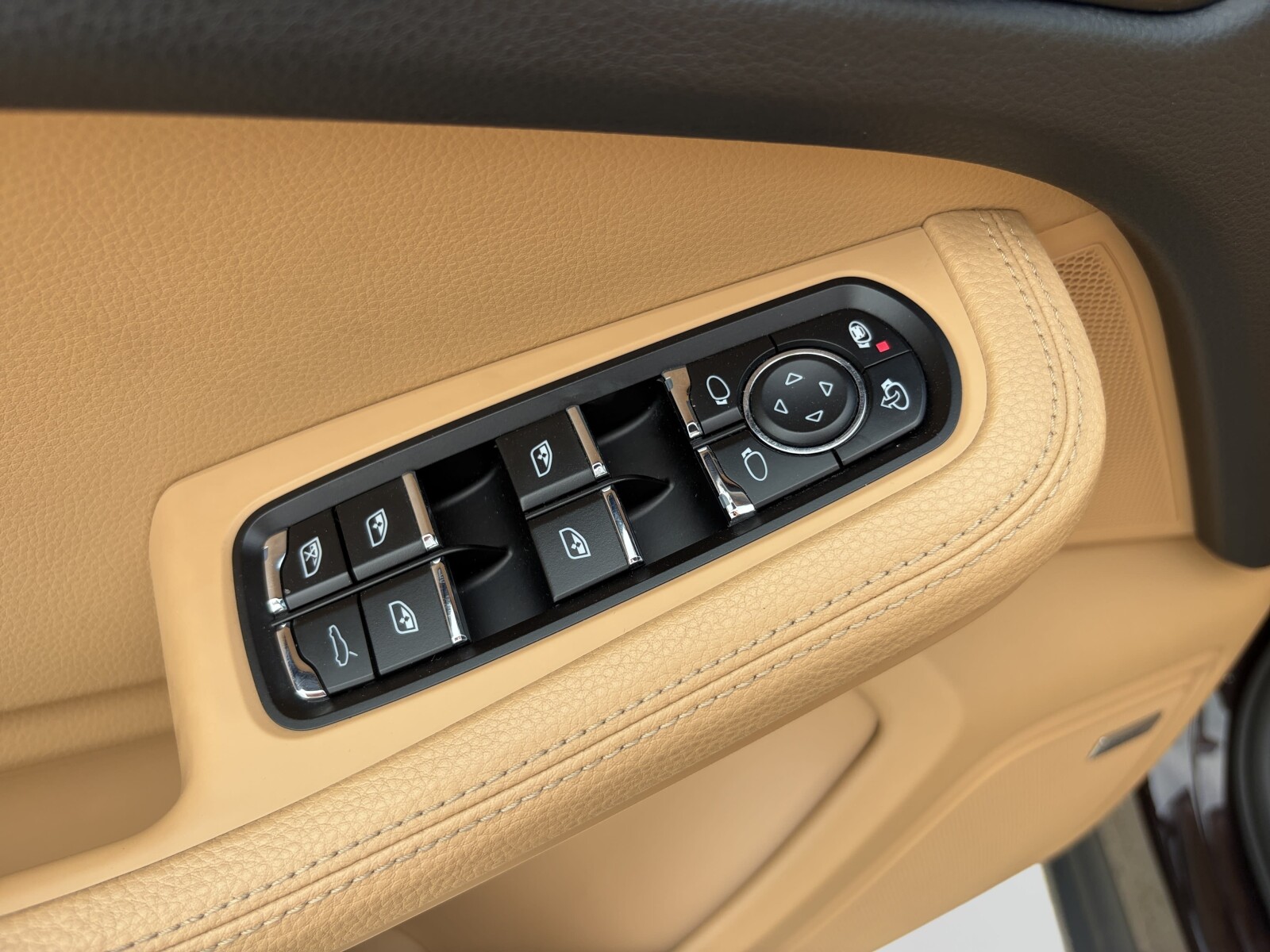 Porsche Macan - zdjęcie 13
