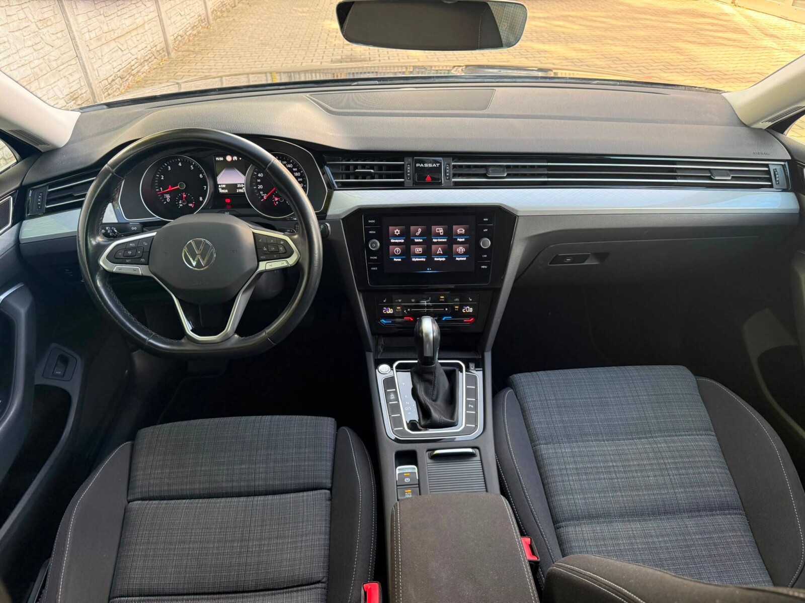 Volkswagen Passat - zdjęcie 15
