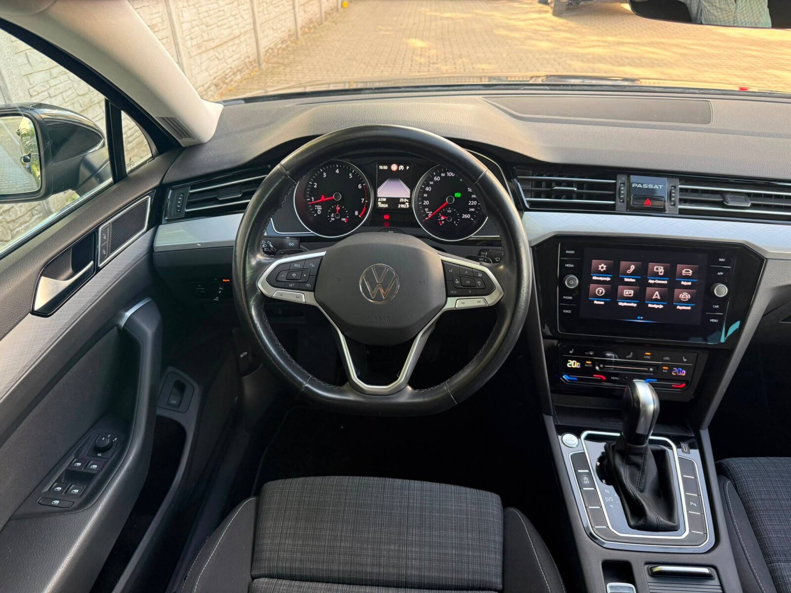 Volkswagen Passat - zdjęcie 16
