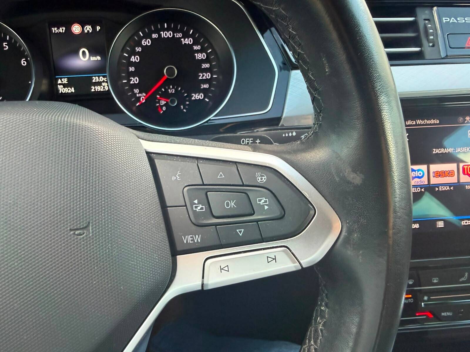 Volkswagen Passat - zdjęcie 19