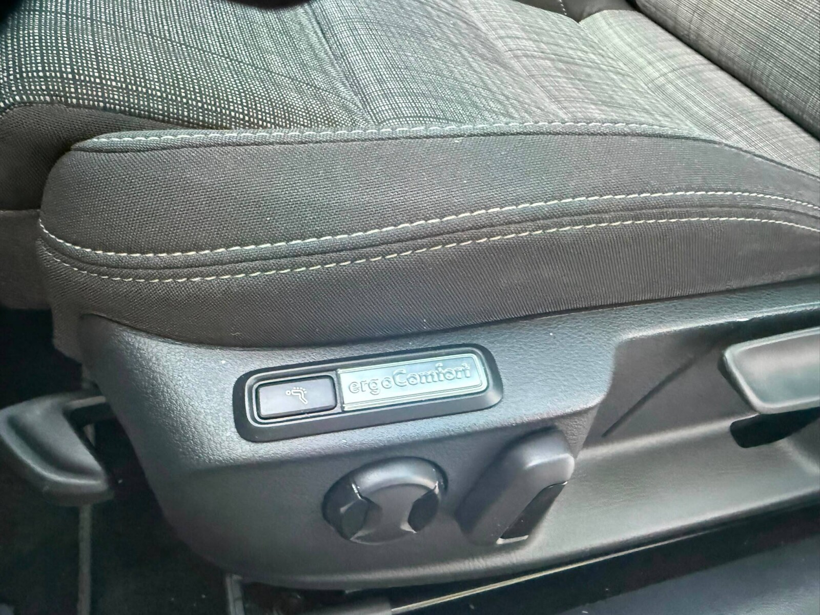 Volkswagen Passat - zdjęcie 10