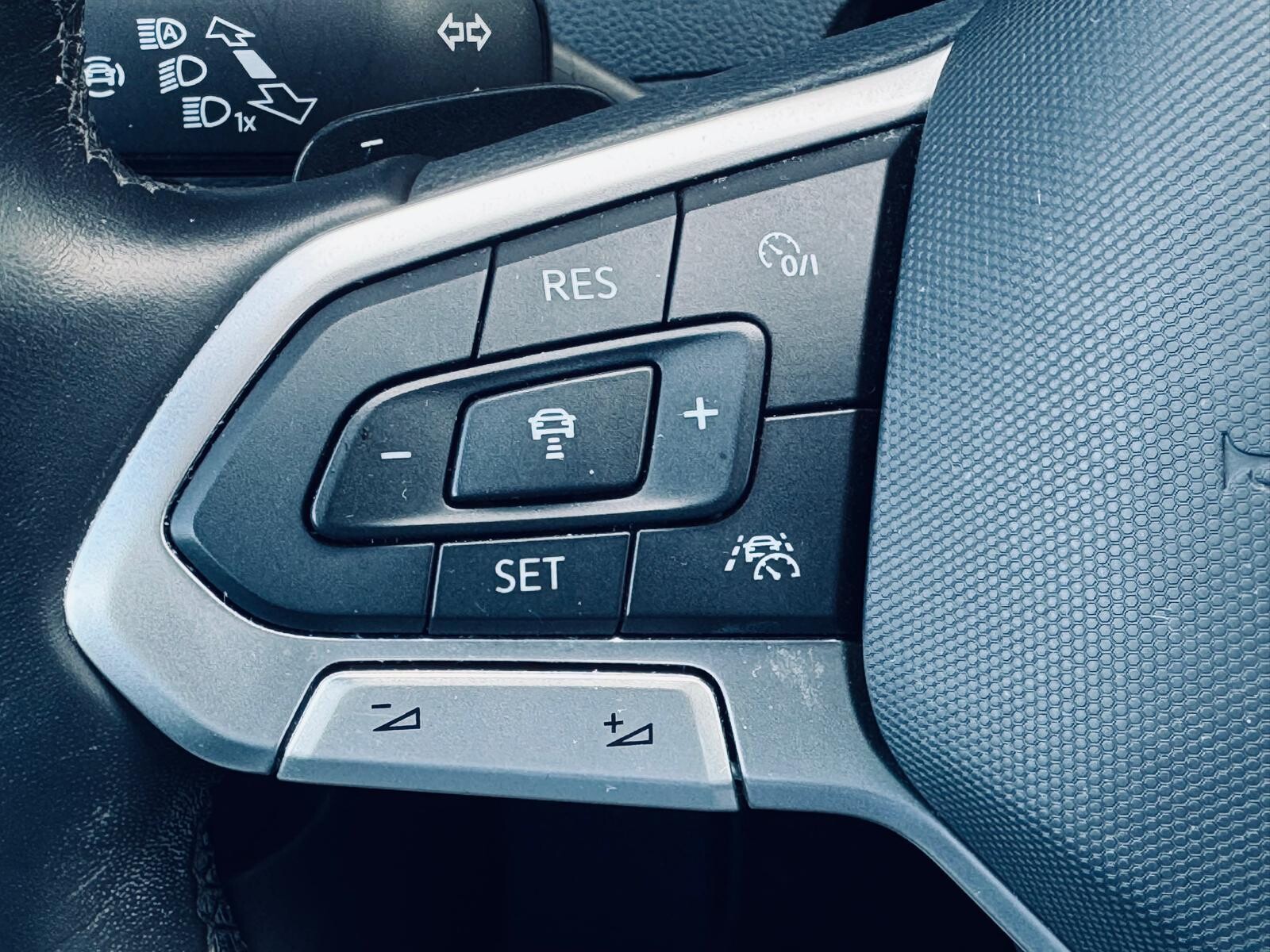 Volkswagen Passat - zdjęcie 20
