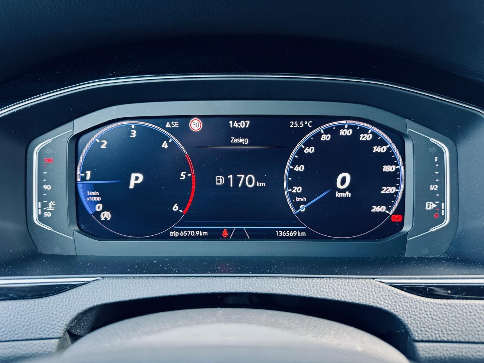 Volkswagen Passat - zdjęcie 19