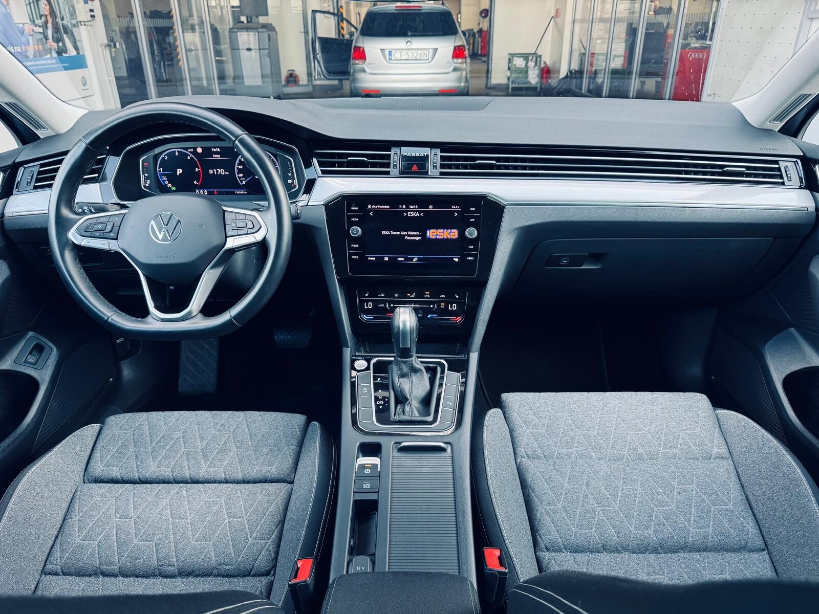 Volkswagen Passat - zdjęcie 22