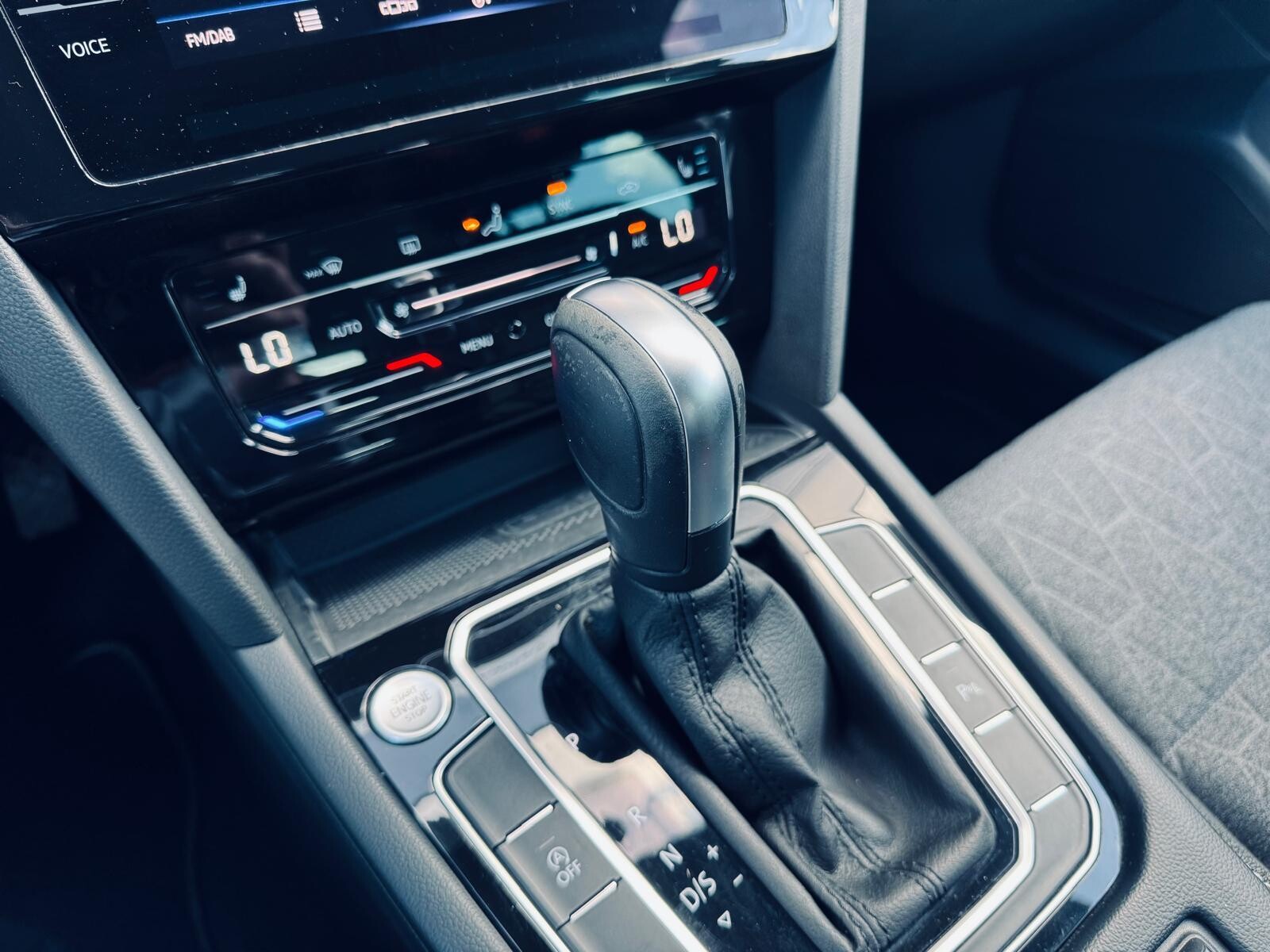 Volkswagen Passat - zdjęcie 31