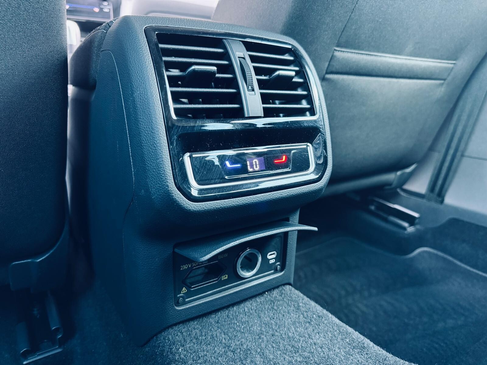 Volkswagen Passat - zdjęcie 34