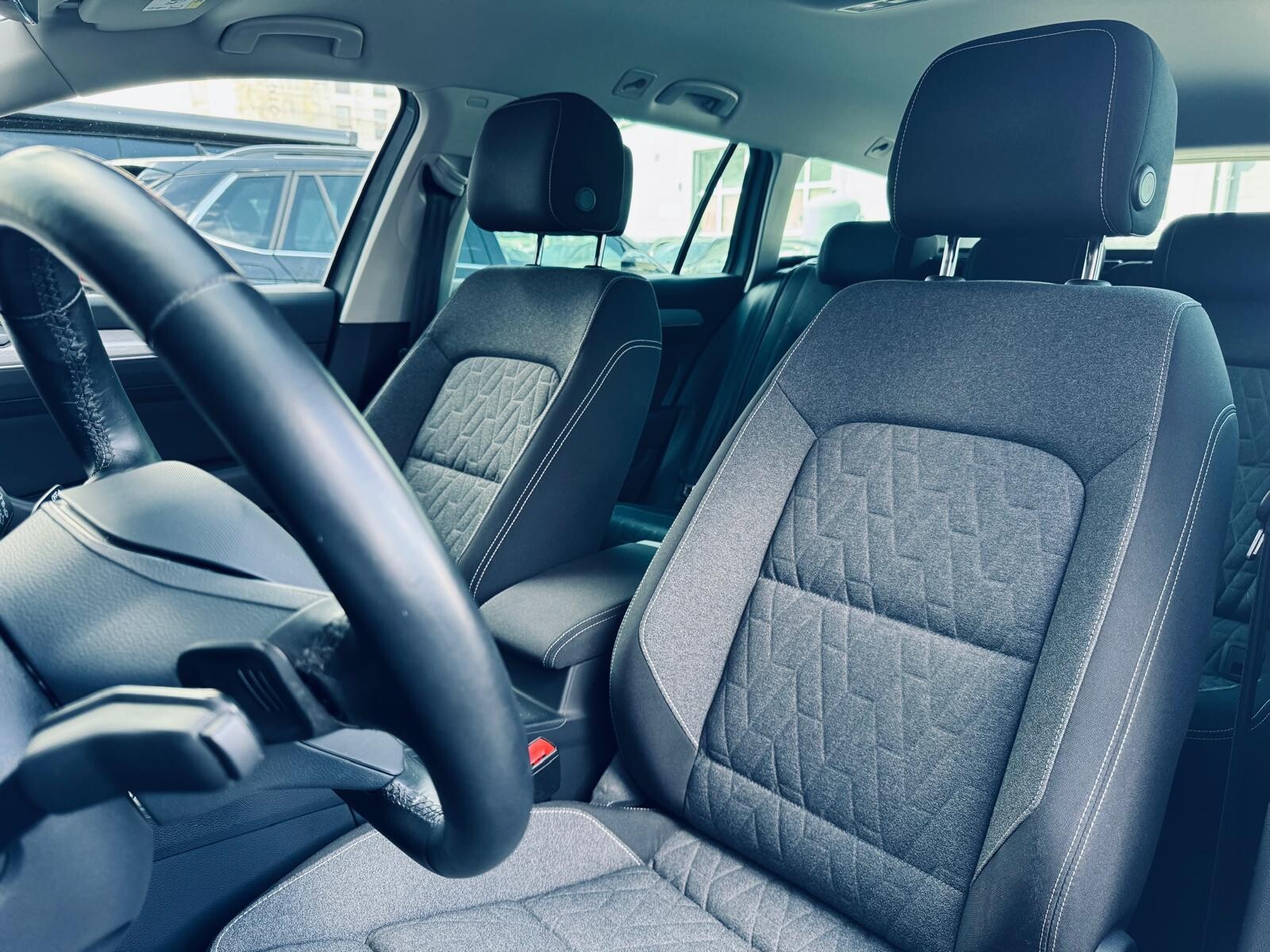 Volkswagen Passat - zdjęcie 11