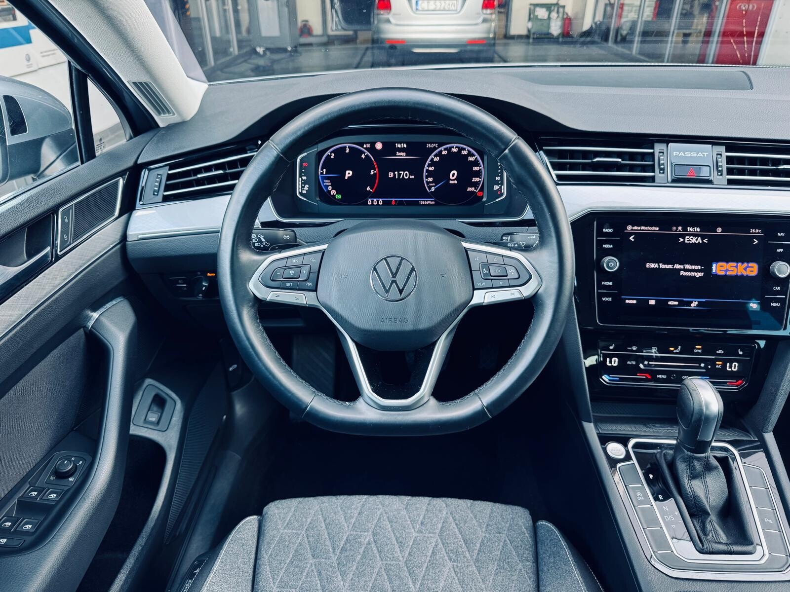 Volkswagen Passat - zdjęcie 23