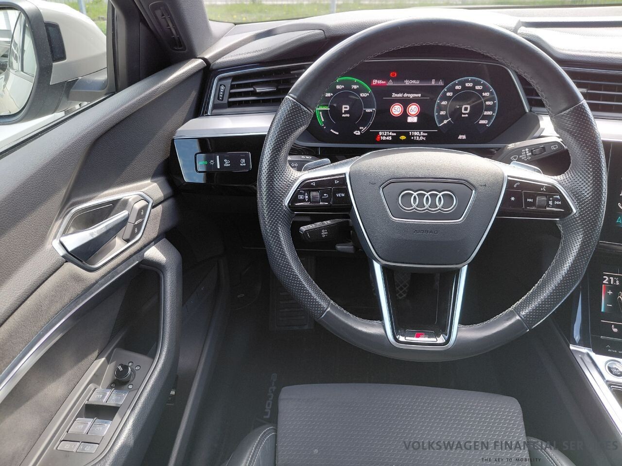 Audi e-tron - zdjęcie 11