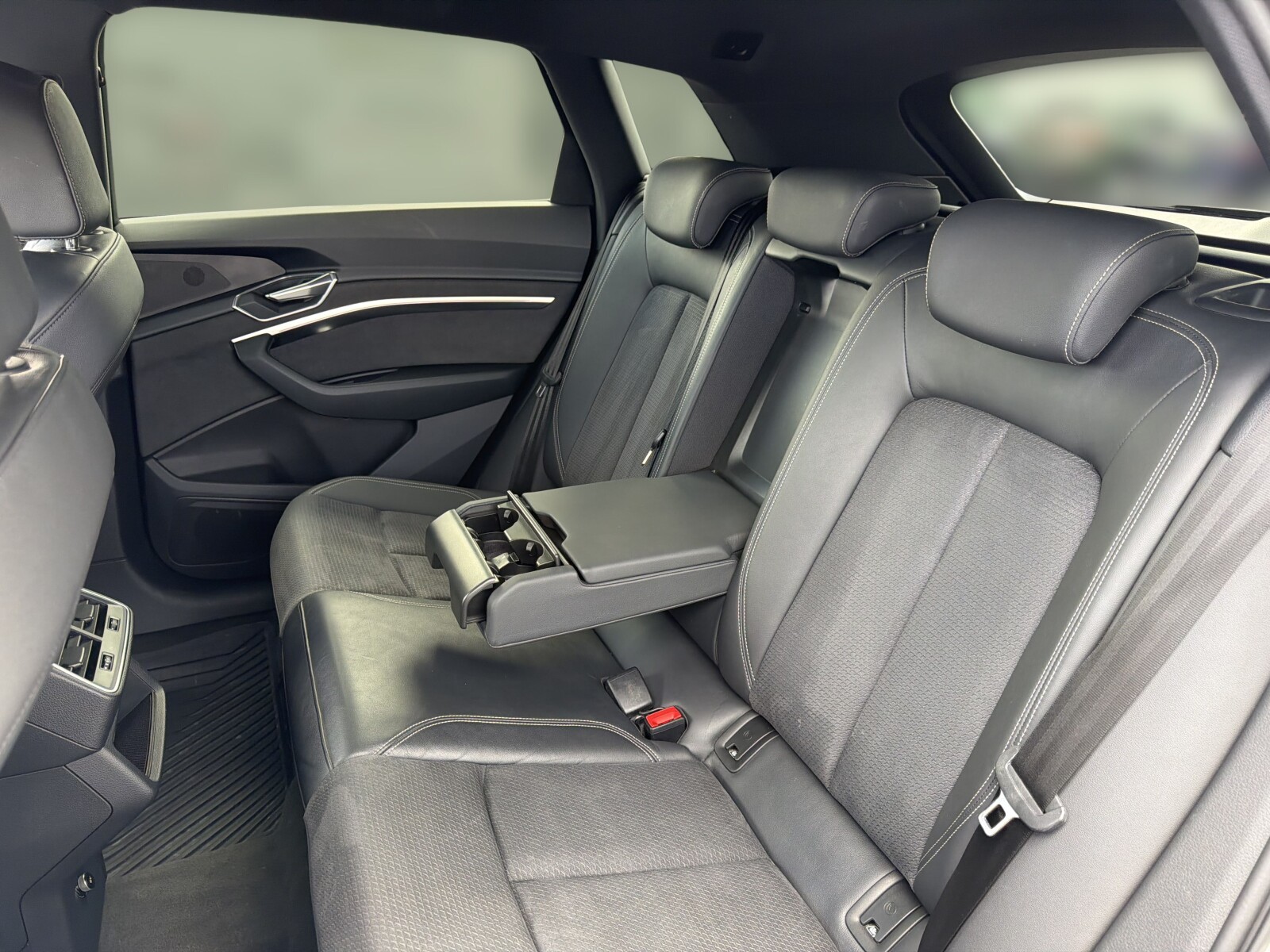 Audi e-tron - zdjęcie 14