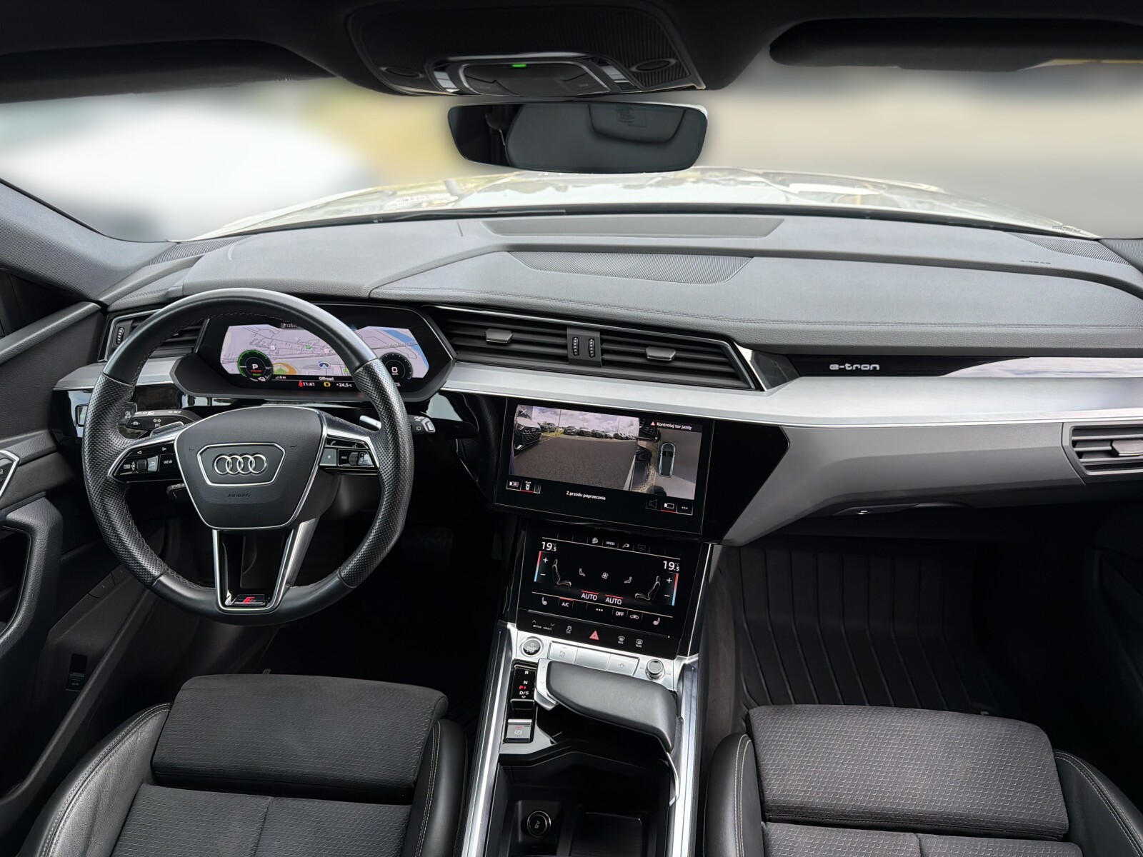 Audi e-tron - zdjęcie 20