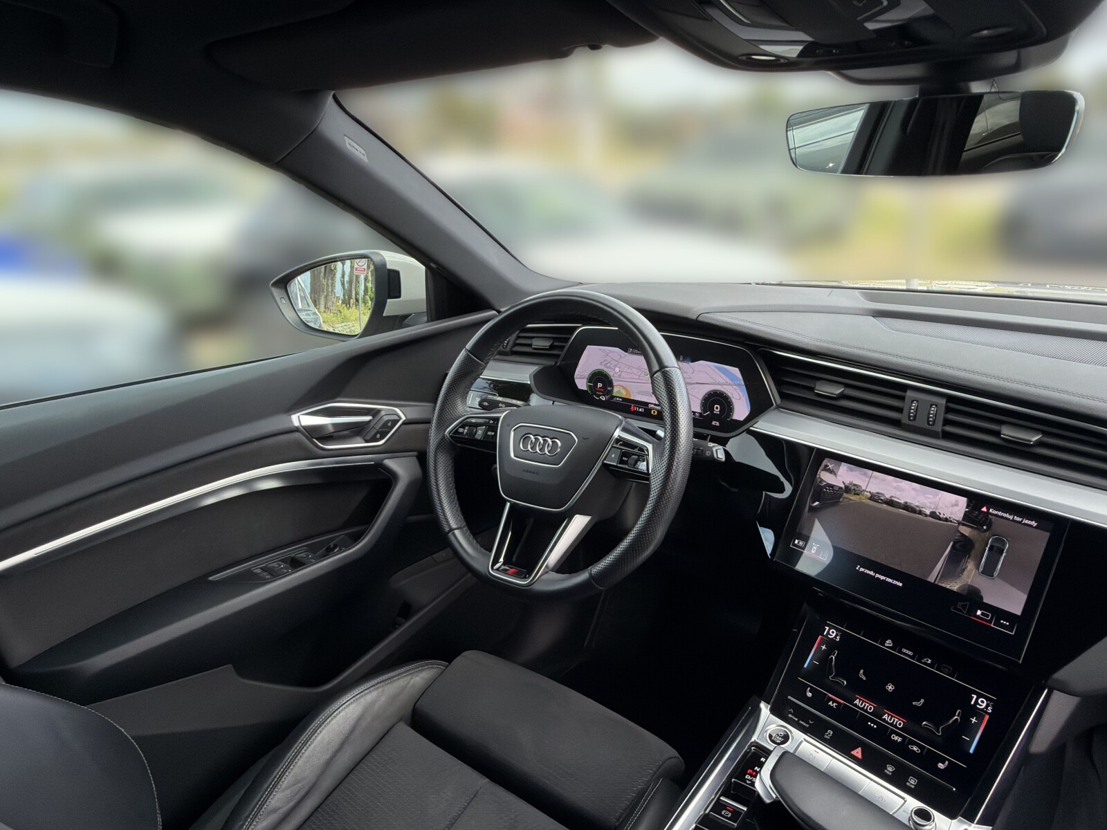 Audi e-tron - zdjęcie 21