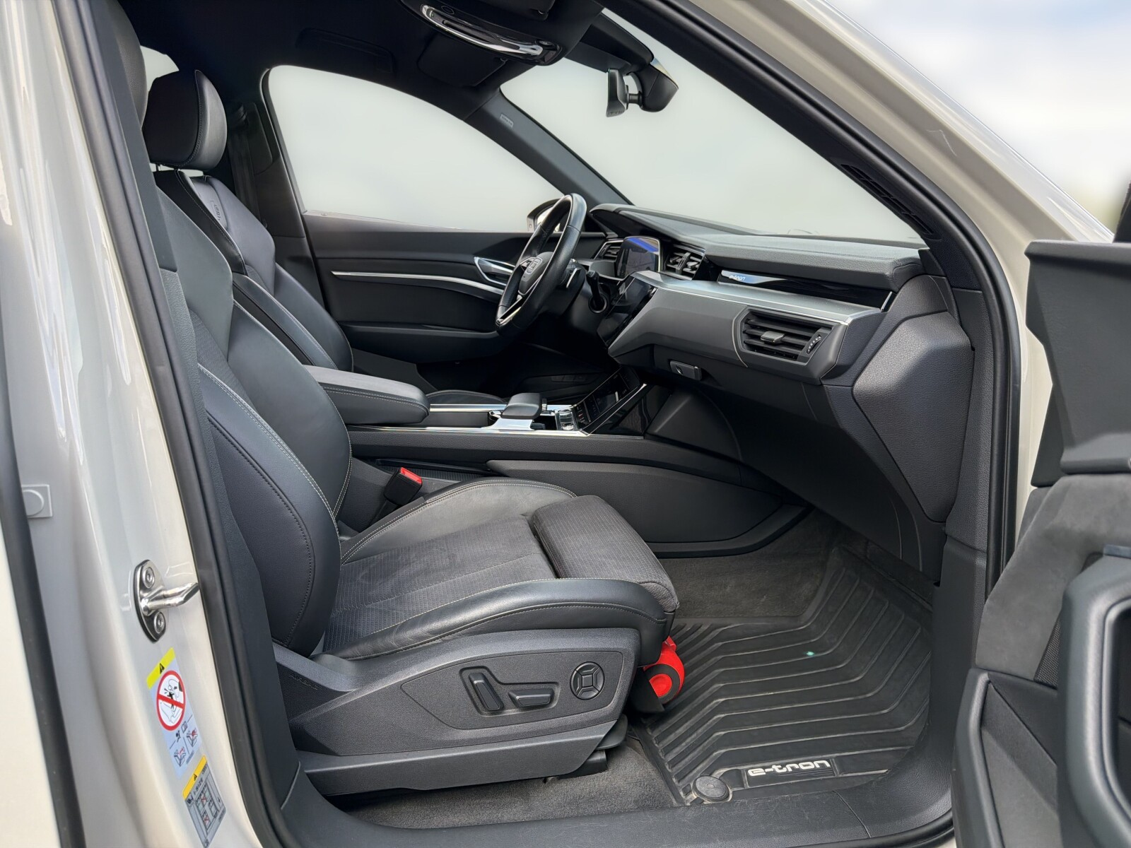 Audi e-tron - zdjęcie 18