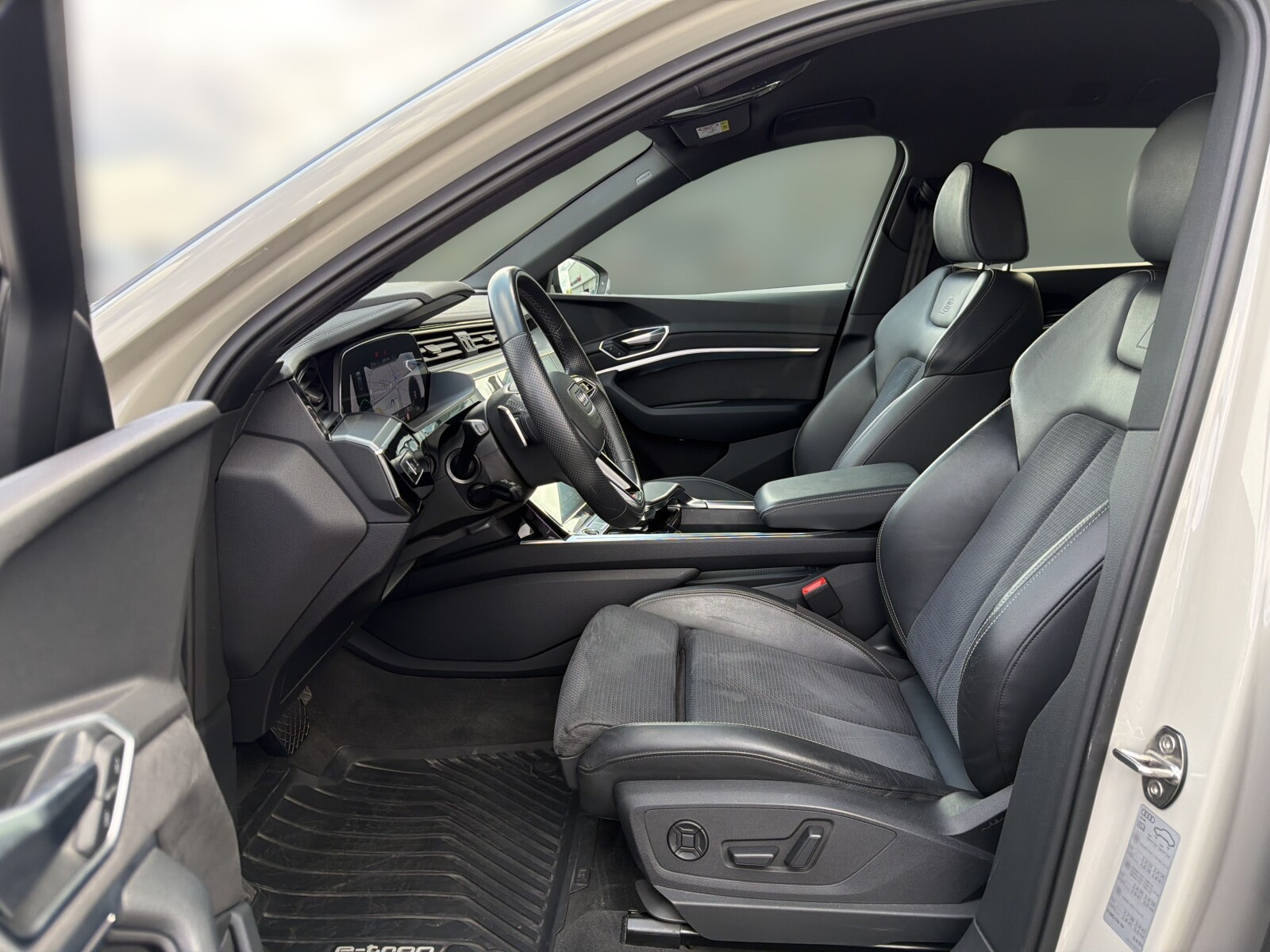Audi e-tron - zdjęcie 11
