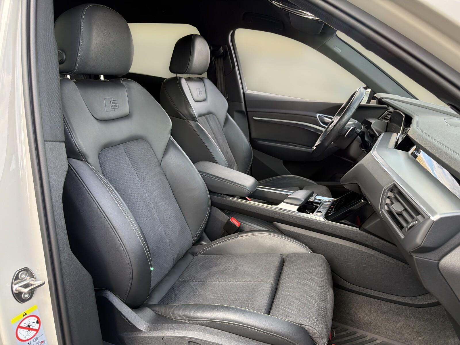 Audi e-tron - zdjęcie 17