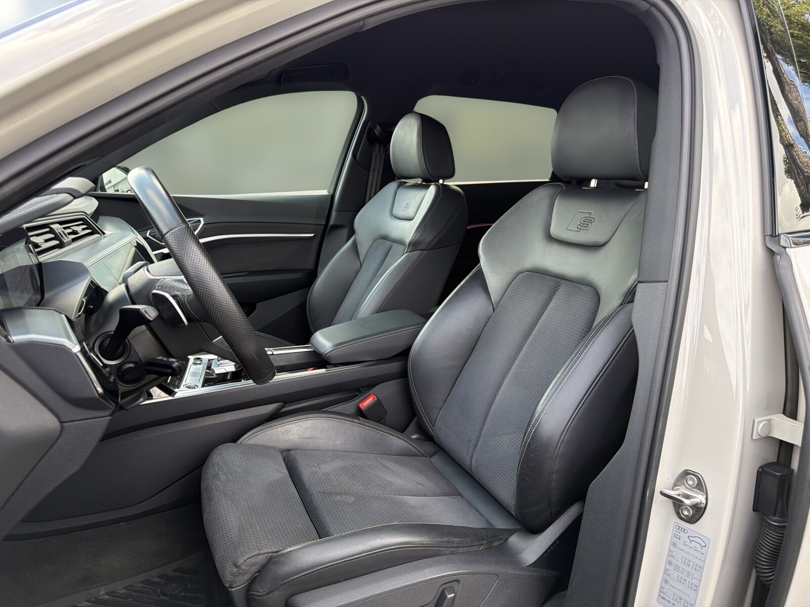Audi e-tron - zdjęcie 12