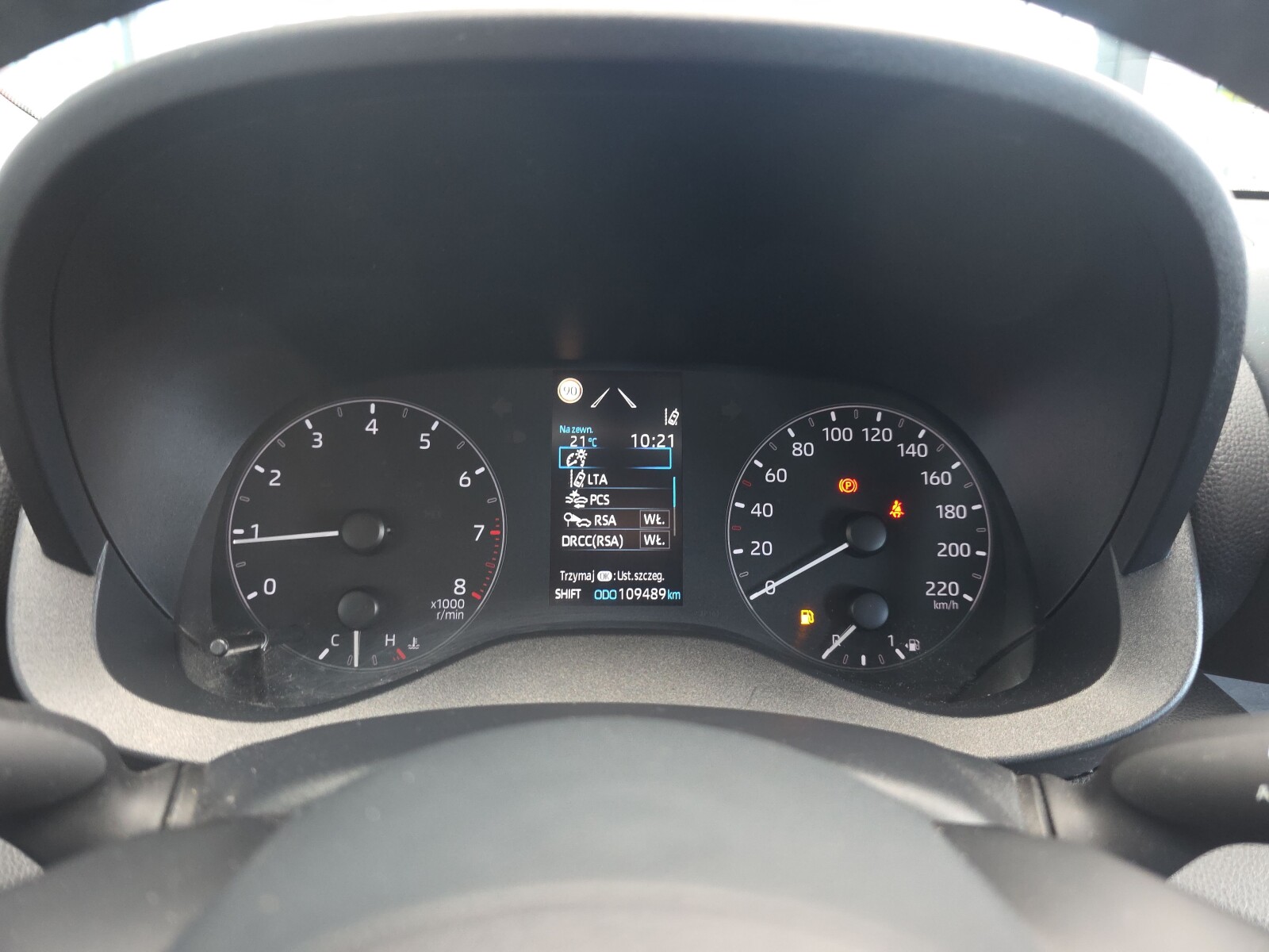 Toyota Yaris - zdjęcie 17