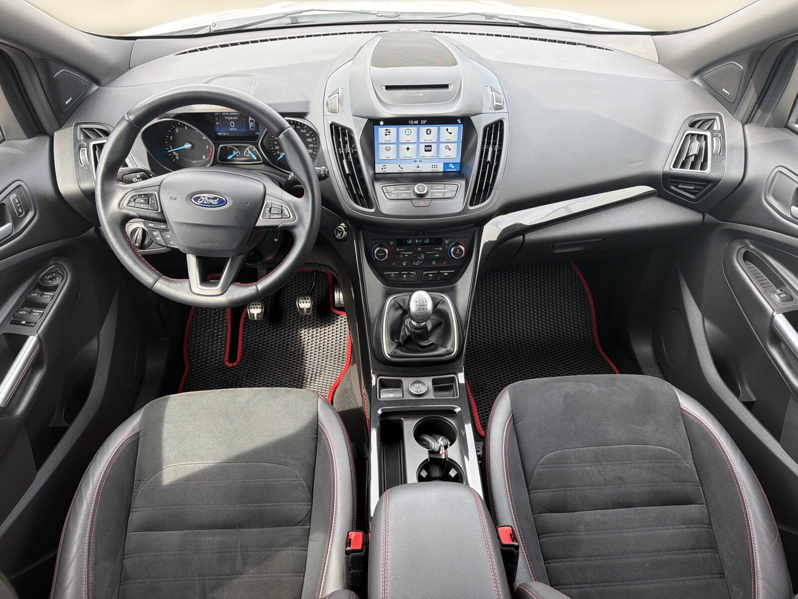 Ford Kuga - zdjęcie 15