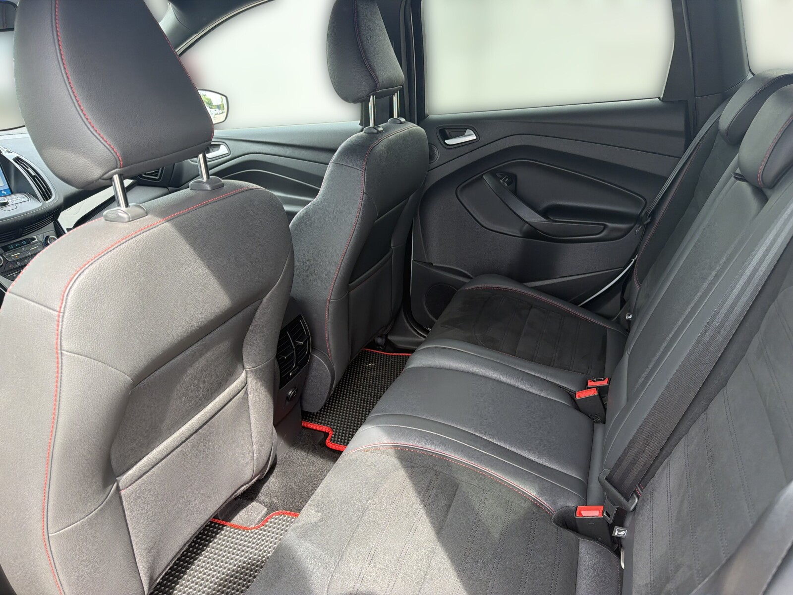 Ford Kuga - zdjęcie 12