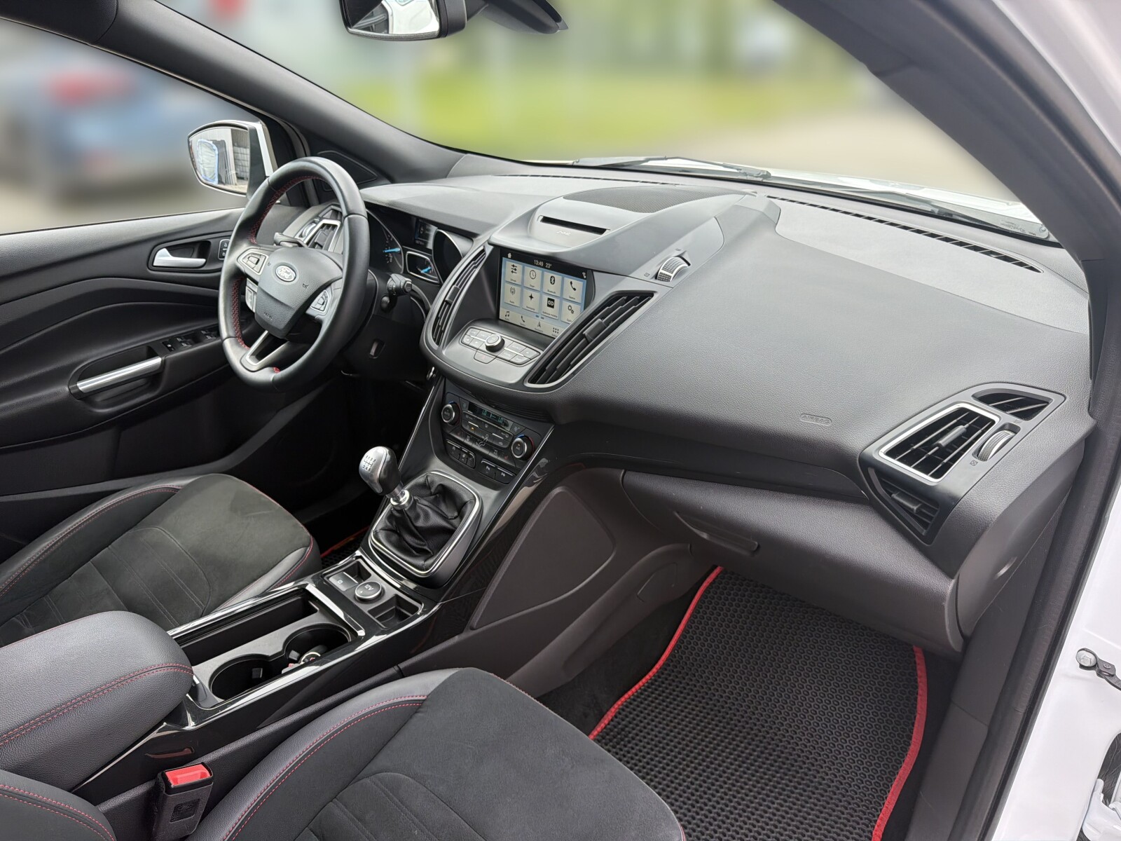 Ford Kuga - zdjęcie 20