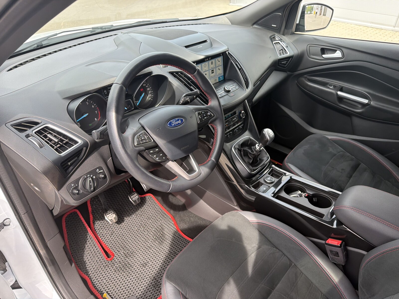 Ford Kuga - zdjęcie 9