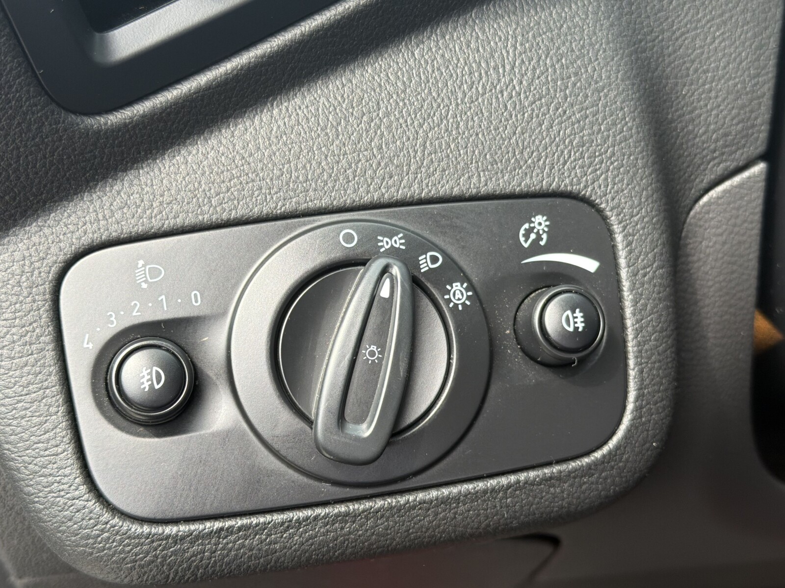 Ford Kuga - zdjęcie 22