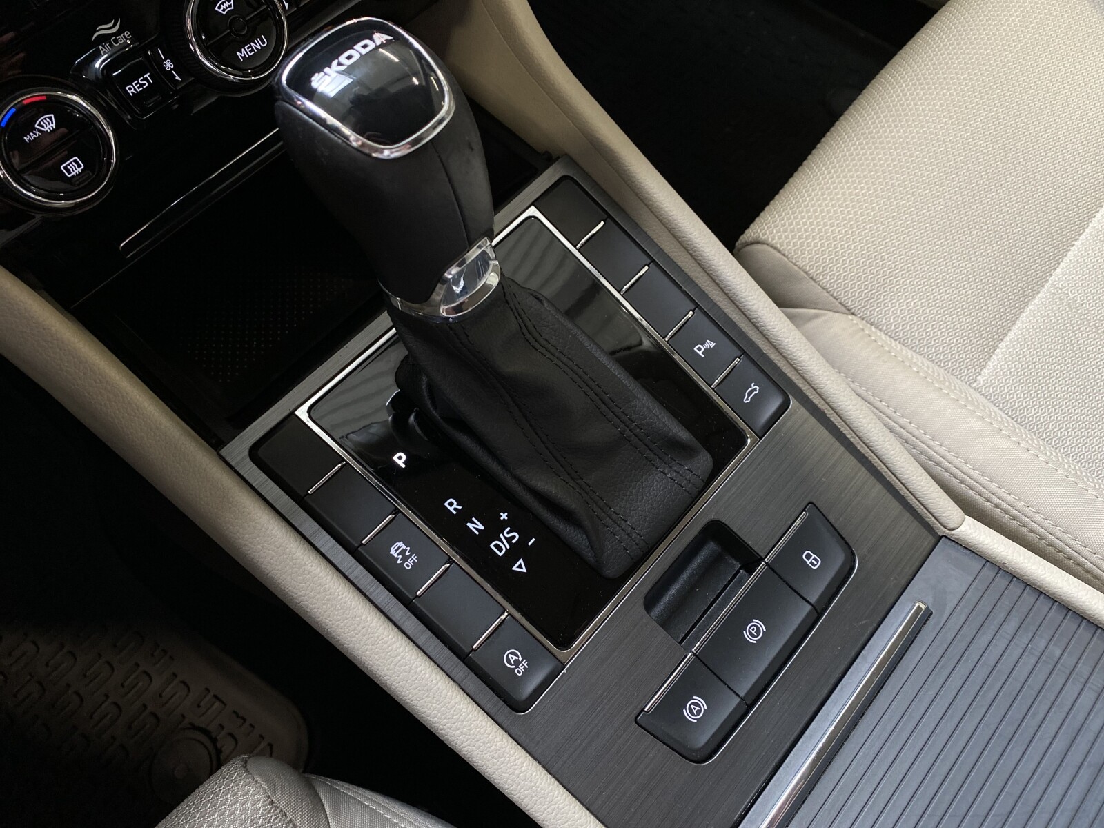 Škoda Superb - zdjęcie 15
