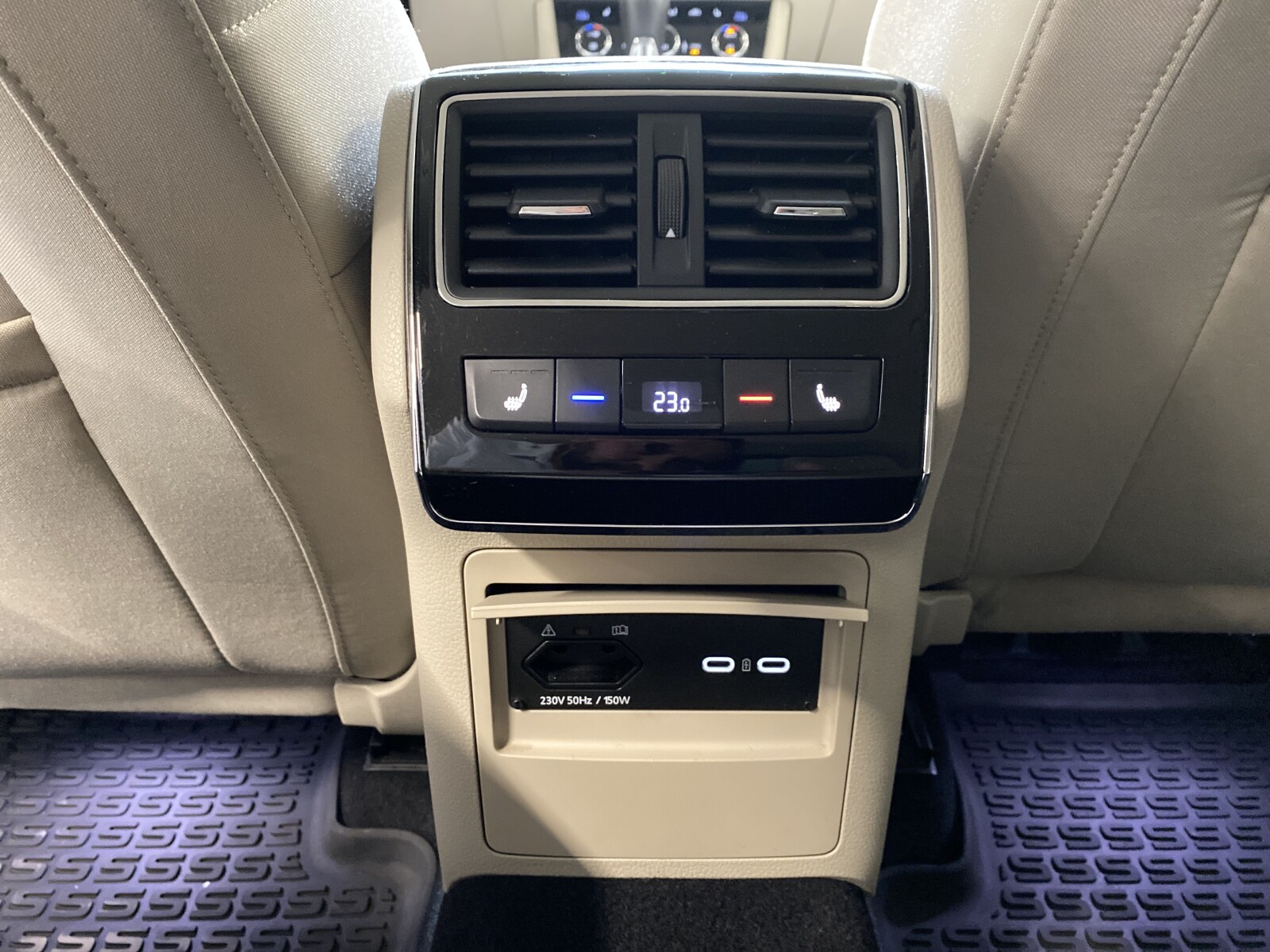 Škoda Superb - zdjęcie 36