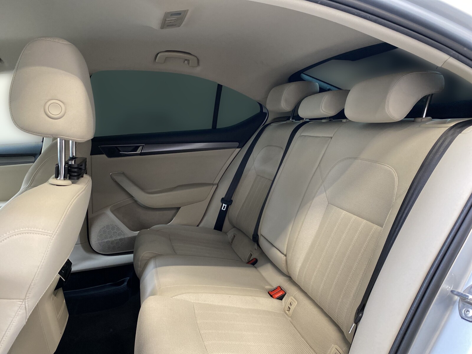 Škoda Superb - zdjęcie 35