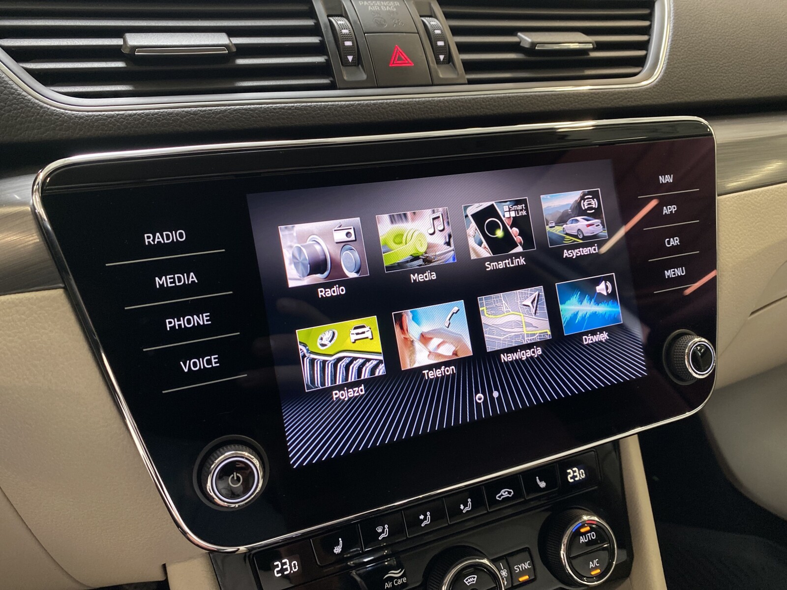 Škoda Superb - zdjęcie 20