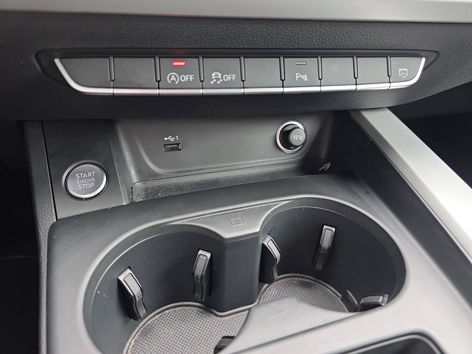 Audi A4 Avant - zdjęcie 27