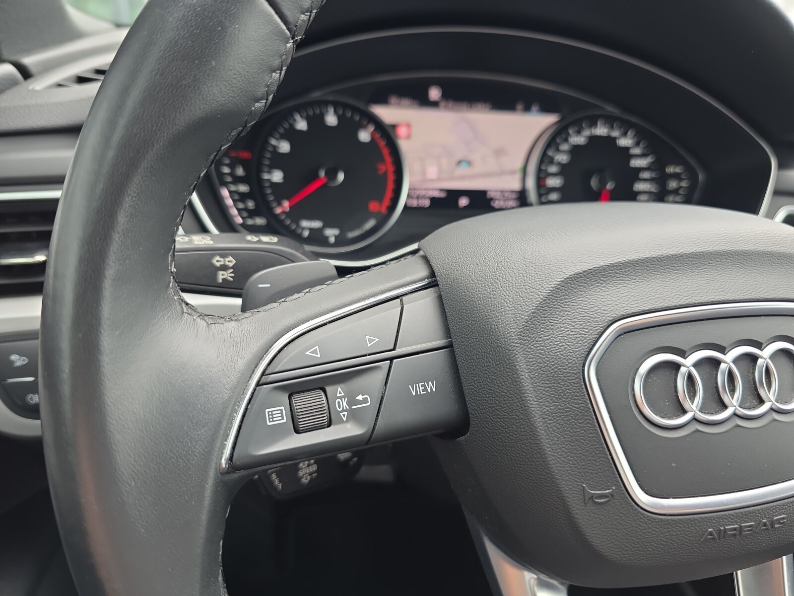 Audi A4 Avant - zdjęcie 14