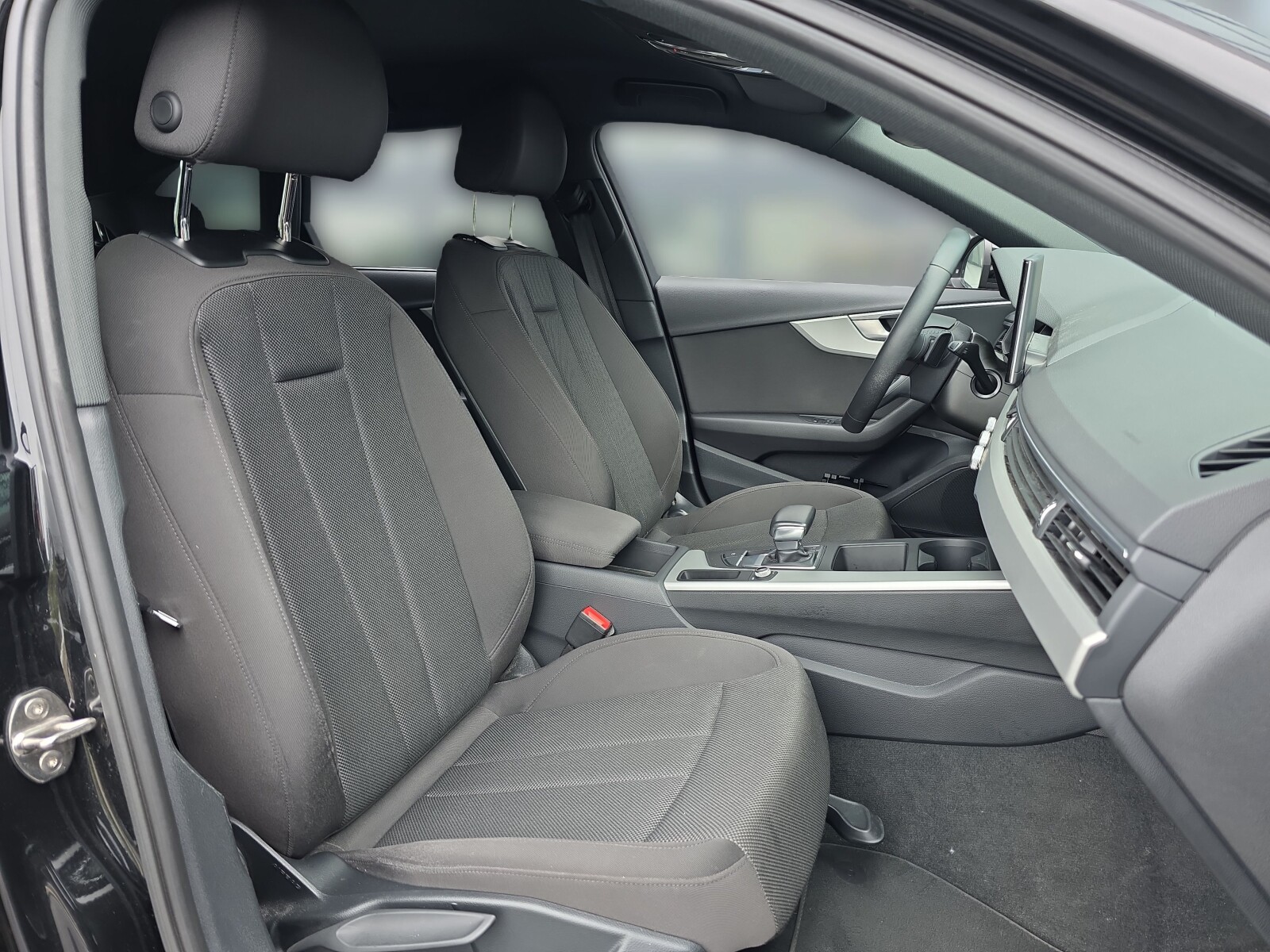 Audi A4 Avant - zdjęcie 29