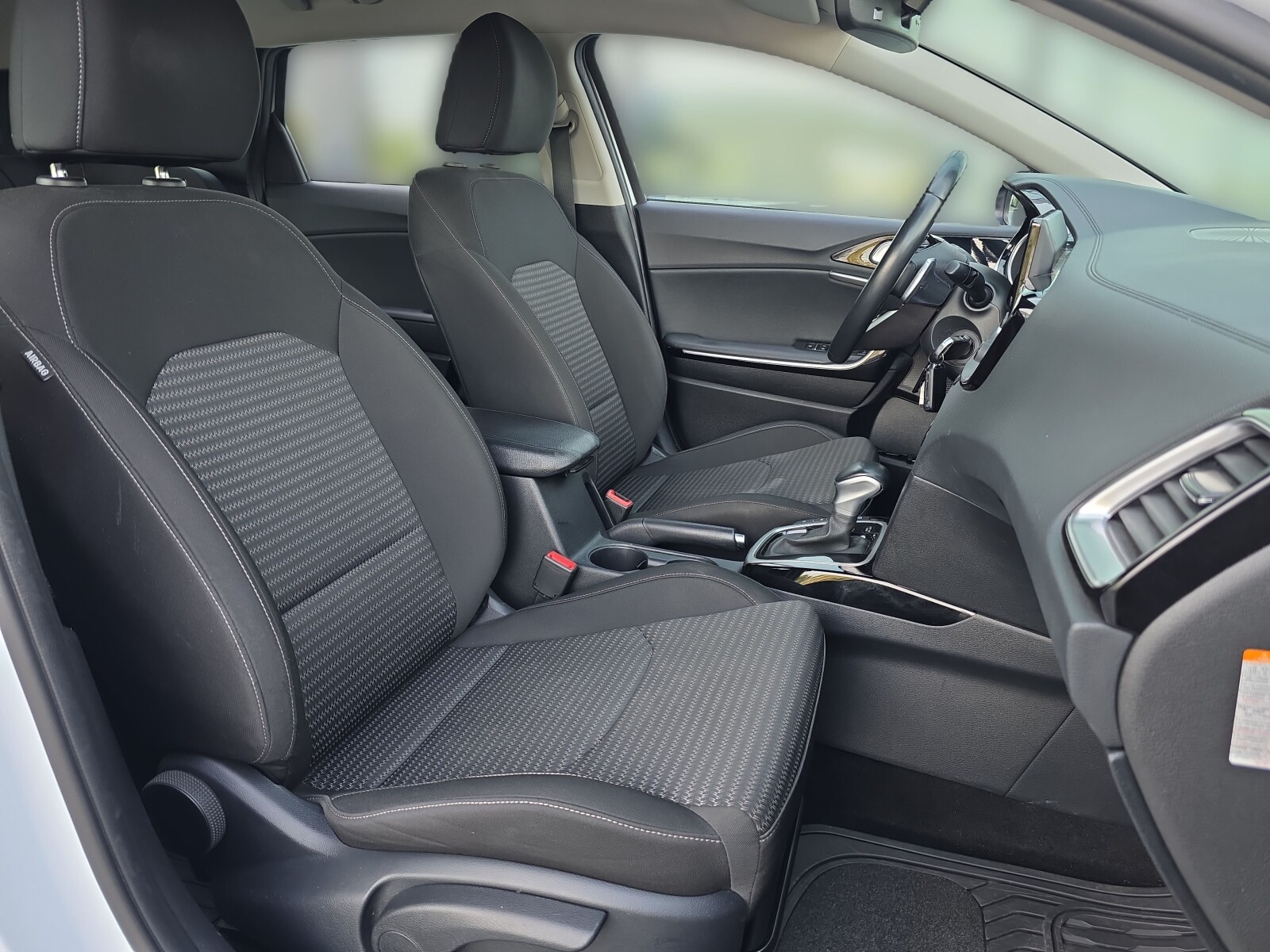 Kia Ceed - zdjęcie 26