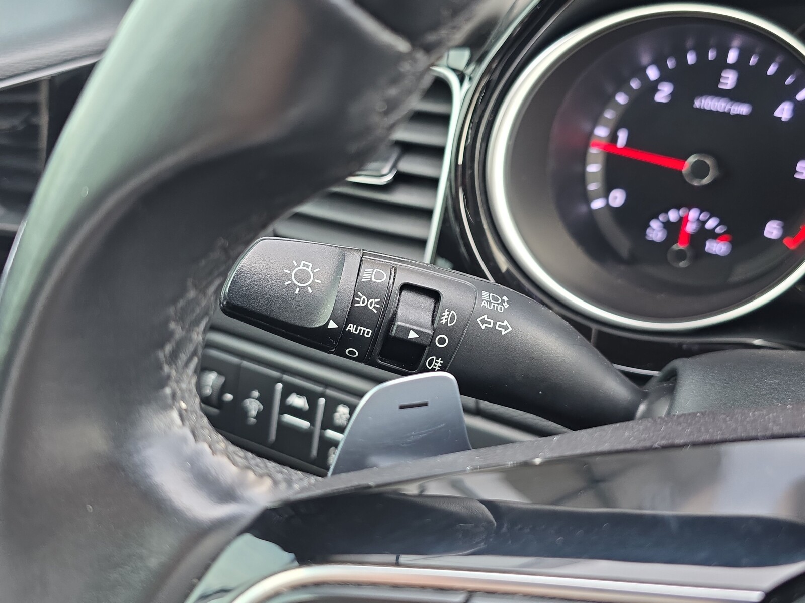 Kia Ceed - zdjęcie 14