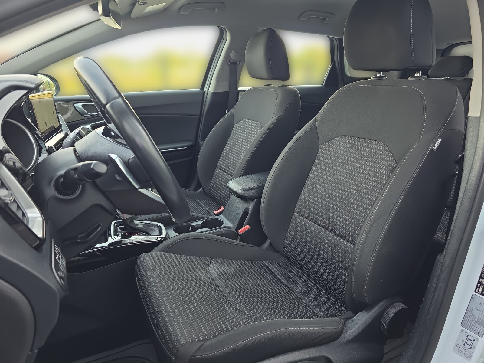 Kia Ceed - zdjęcie 9