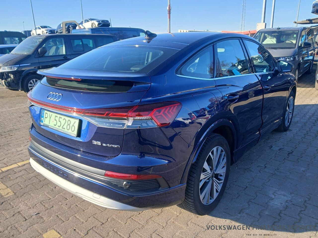 Audi Q4 Sportback e-tron - zdjęcie 4