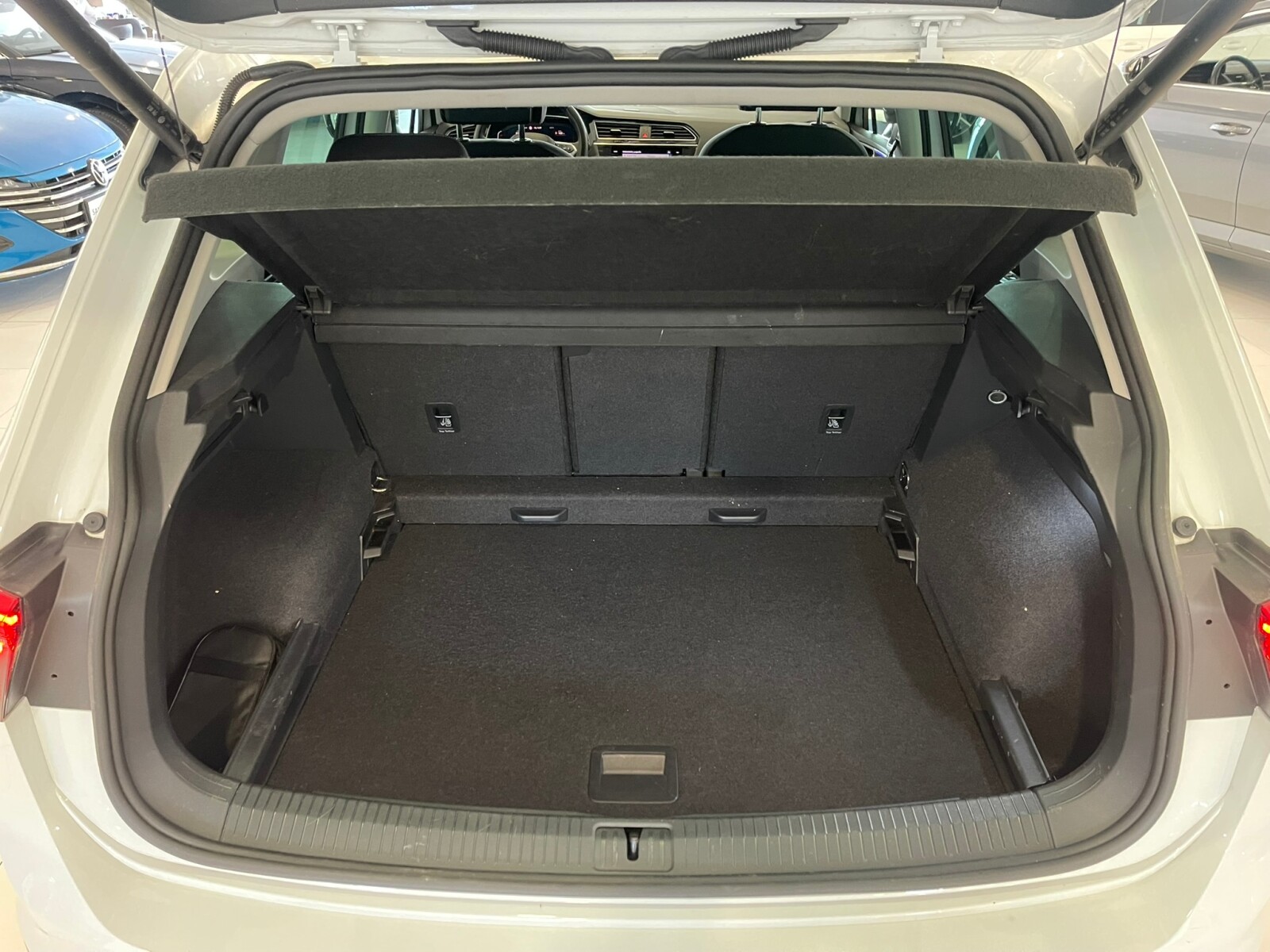 Volkswagen Tiguan - zdjęcie 31