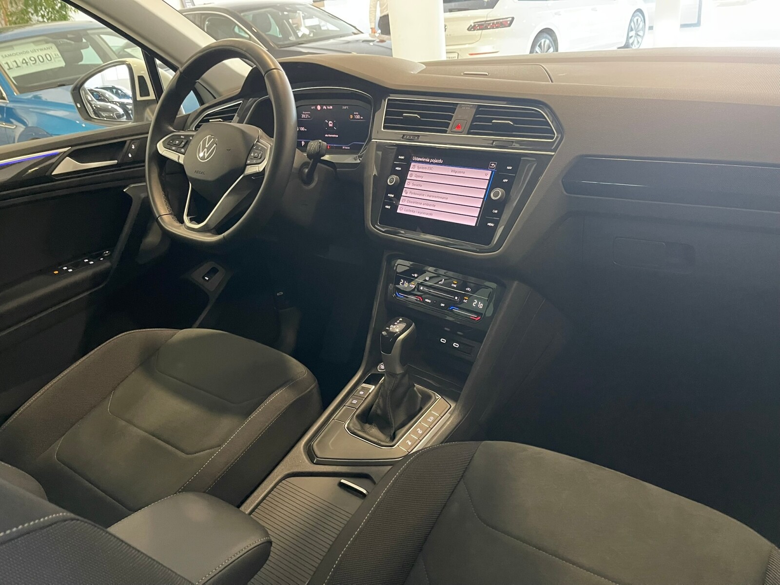 Volkswagen Tiguan - zdjęcie 14