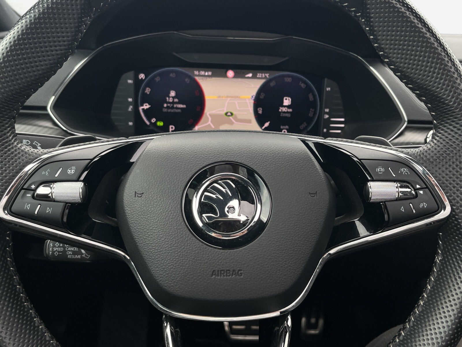Škoda Superb - zdjęcie 20