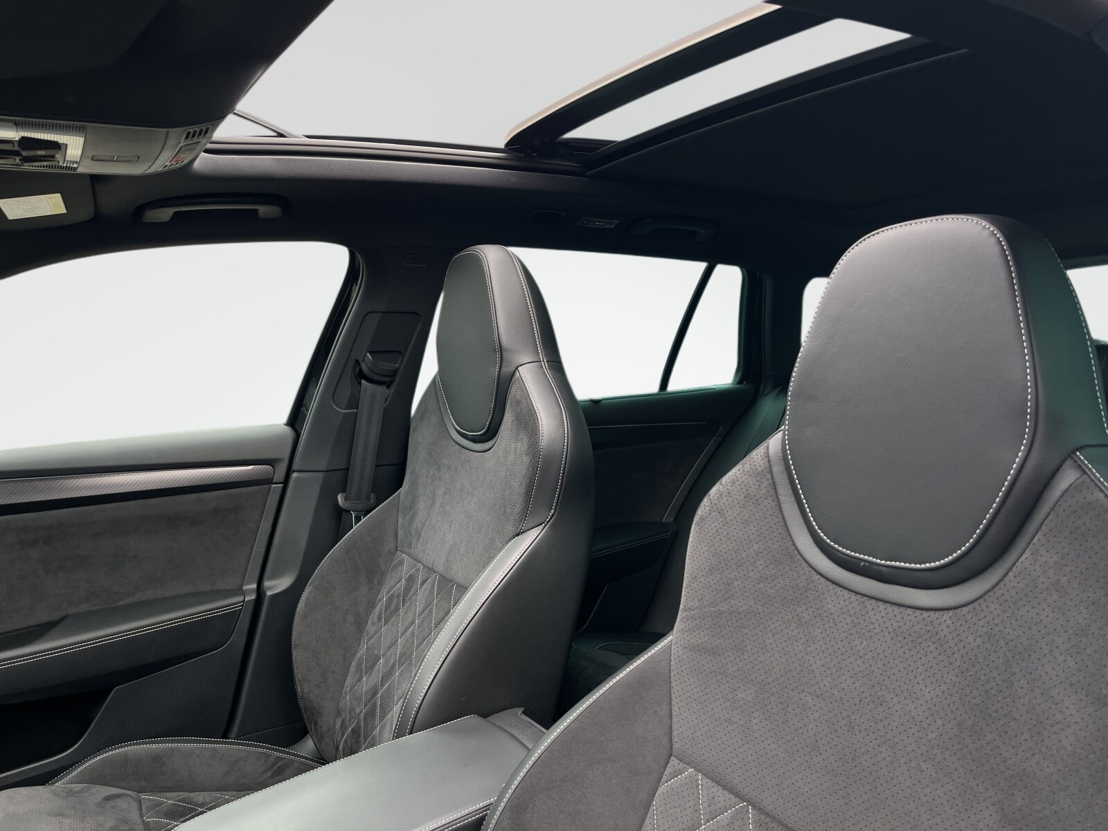 Škoda Superb - zdjęcie 13