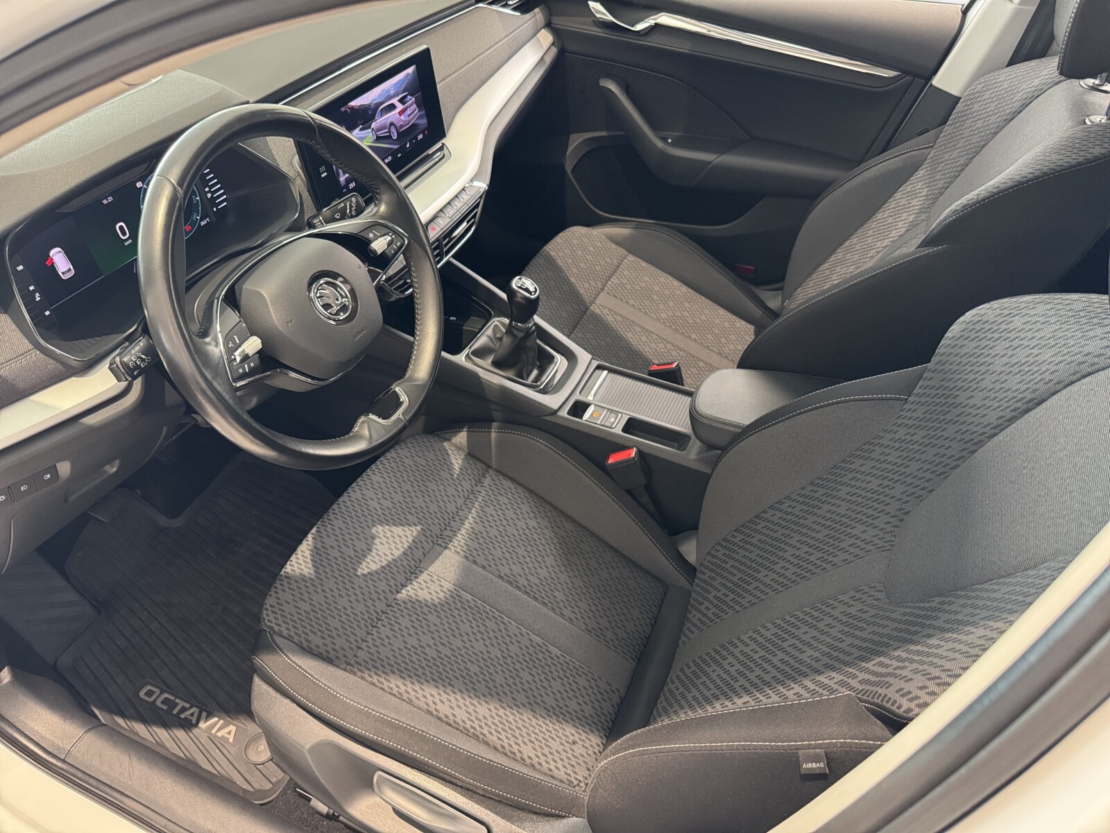 Škoda Octavia - zdjęcie 10