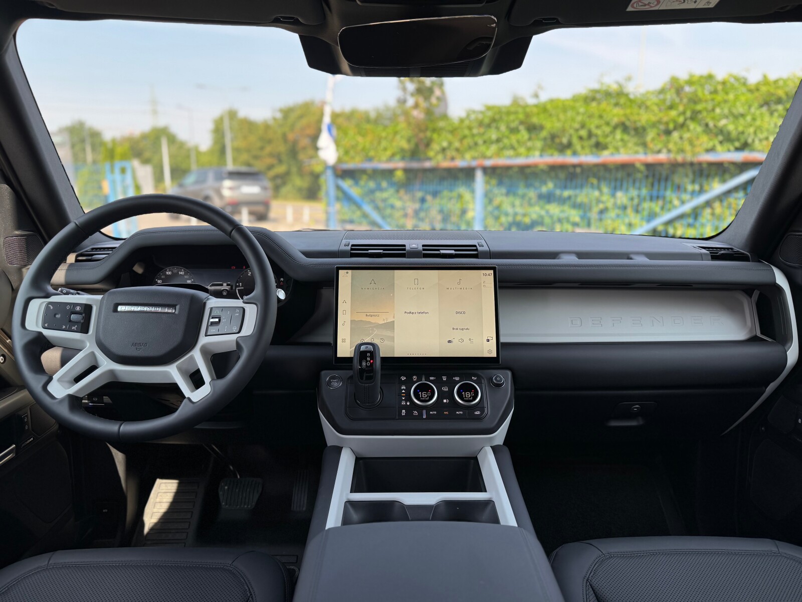 Land Rover Defender 110 - zdjęcie 28