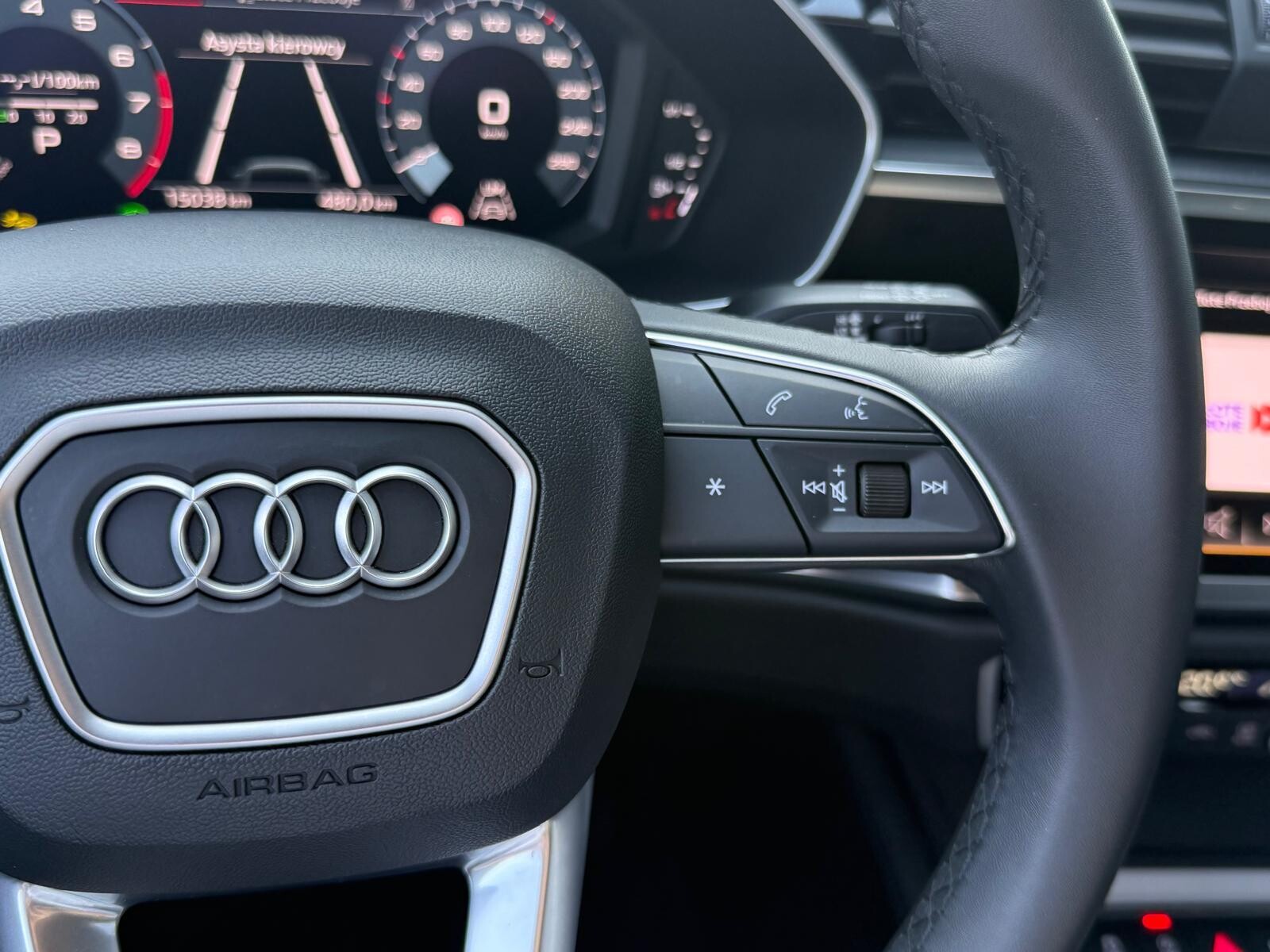 Audi Q3 - zdjęcie 22