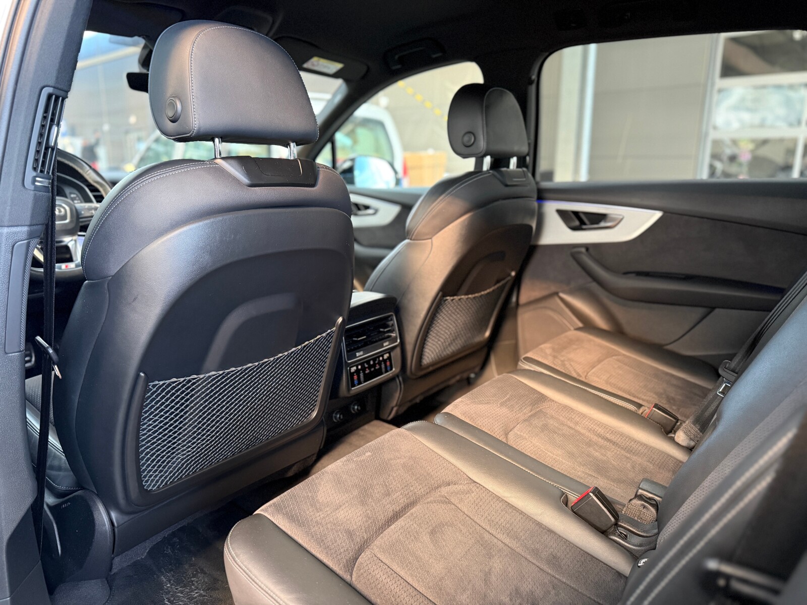 Audi Q7 - zdjęcie 12
