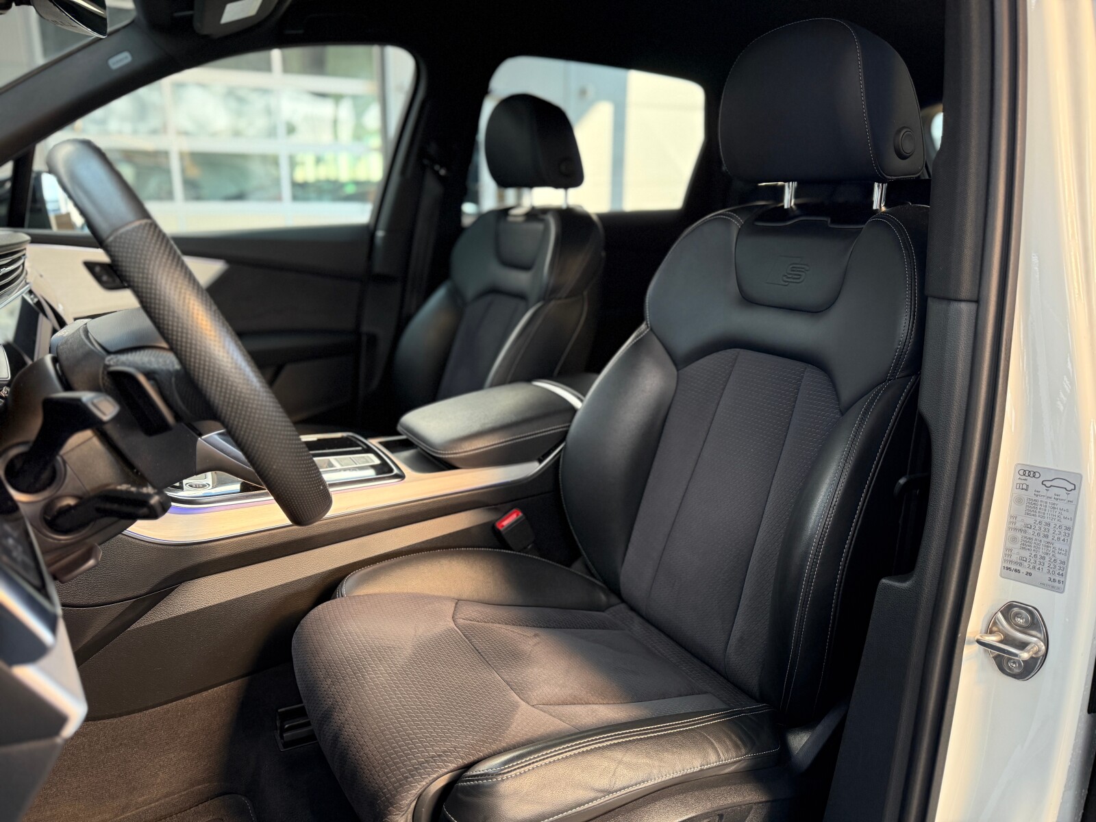 Audi Q7 - zdjęcie 22